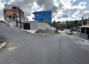 Euclério entrega ruas pavimentadas no bairro Campina Grande nesta terça (09)