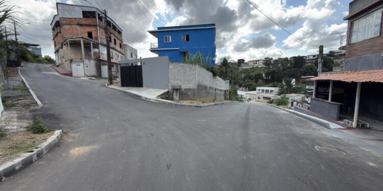 Euclério entrega ruas pavimentadas no bairro Campina Grande nesta terça (09) Euclério entrega ruas pavimentadas no bairro Campina Grande nesta terça (09)