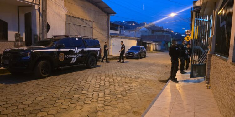 Carros, dinheiros, armas, munições… veja o resultado da operação contra pistolagem no Caparaó