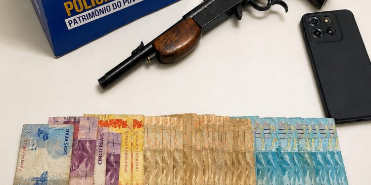 Homem é preso com arma de fogo durante ocorrência na zona rural de Barra de São Francisco