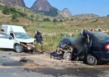 Mulher morre e homem fica ferido em acidente na ES-080 em Água Doce do Norte