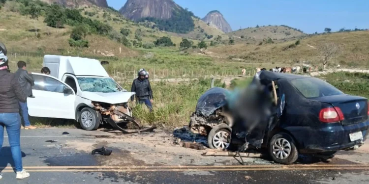 Mulher morre e homem fica ferido em acidente na ES-080 em Água Doce do Norte Mulher morre e homem fica ferido em acidente na ES-080 em Água Doce do Norte