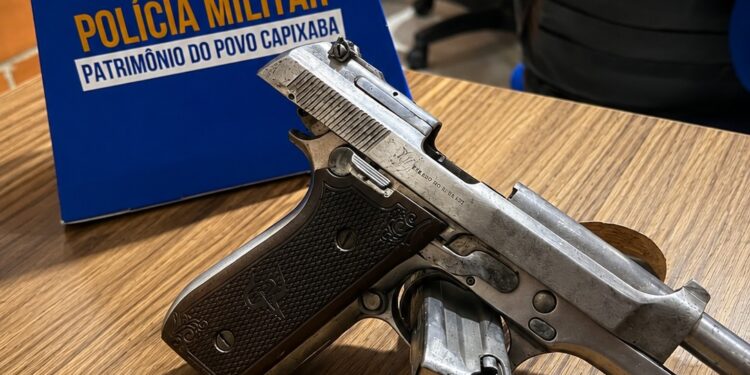 Polícia Militar apreende pistola com numeração raspada após perseguição em Barra de São Francisco