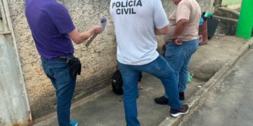 Mulher foragida da Justiça é presa pela Polícia Civil em Vila Paulista, interior de Barra de São Francisco Mulher foragida da Justiça é presa pela Polícia Civil em Vila Paulista, interior de Barra de São Francisco