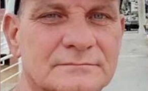 Homem é encontrado morto com marcas de facadas na varanda de casa em Nova Venécia