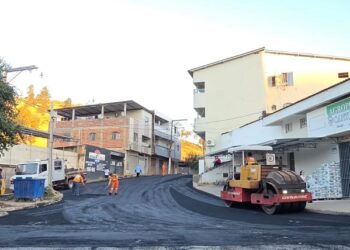 Iniciado recapeamento asfáltico entre Vila Landinha e AABB em Barra de São Francisco