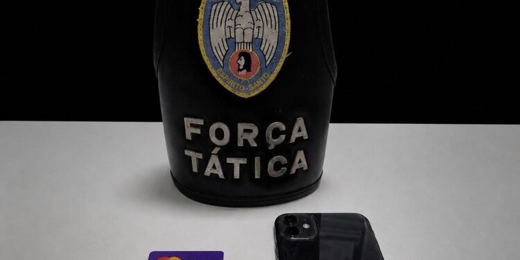 Suspeito de furtar celular em loja é preso pela PM em Barra de São Francisco Suspeito de furtar celular em loja é preso pela PM em Barra de São Francisco